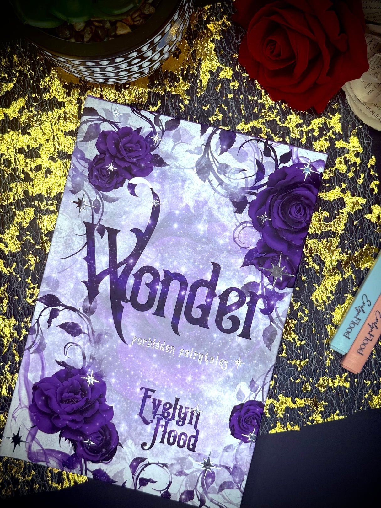Wonder - Special Edition Hardback